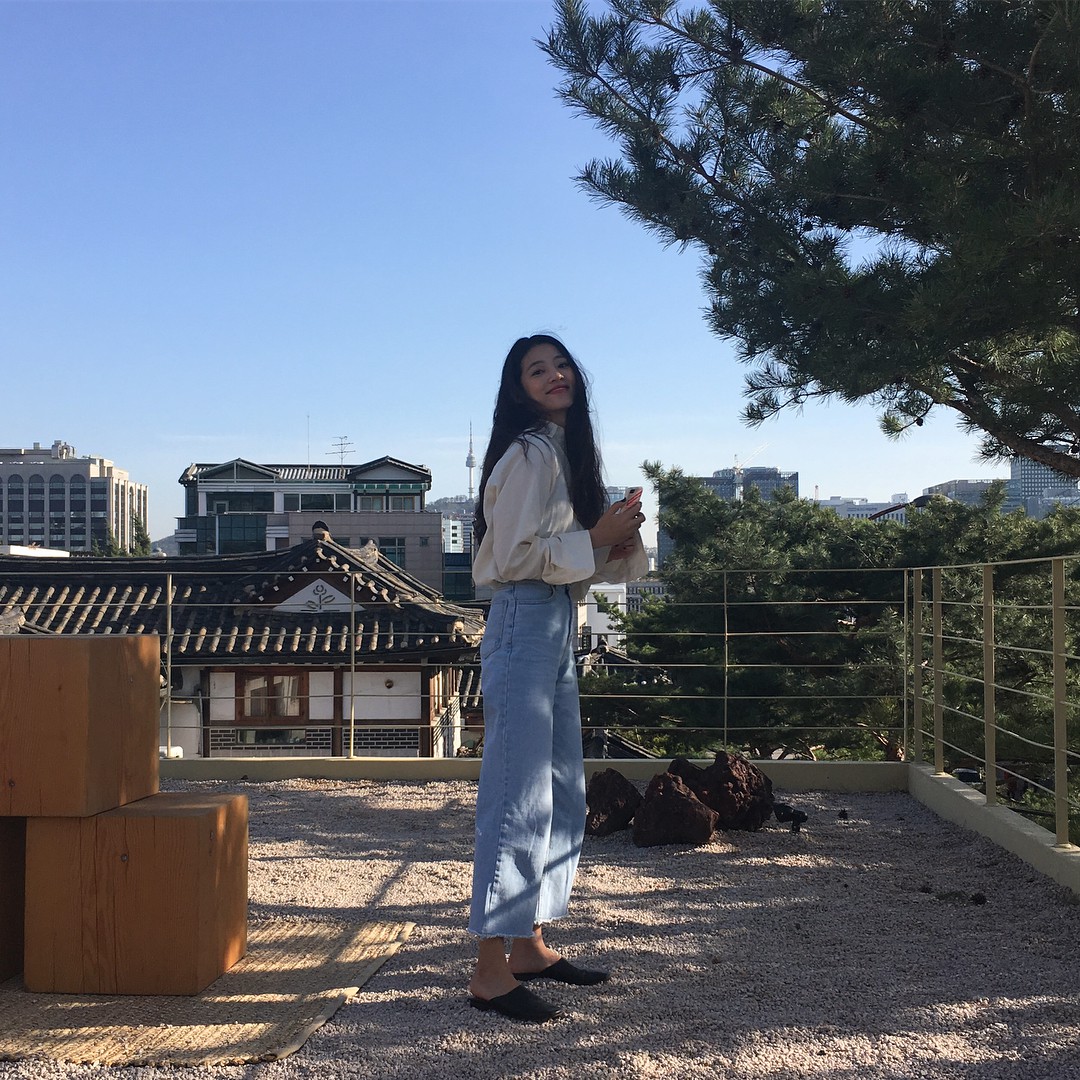 Nếu mùa hè chỉ diện quanh quần vải và shorts thì sang thu các nàng tha hồ hoàn thiện phong cách với 5 kiểu quần này