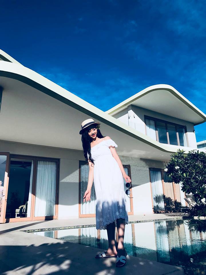 Style ngoài đời của Top 3 Hoa hậu: Nàng nào cũng diện đồ giản dị hết sức mà vẫn khiến người đối diện phải ngẩn ngơ