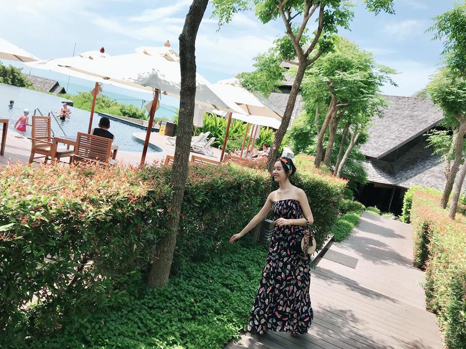 Style ngoài đời của Top 3 Hoa hậu: Nàng nào cũng diện đồ giản dị hết sức mà vẫn khiến người đối diện phải ngẩn ngơ