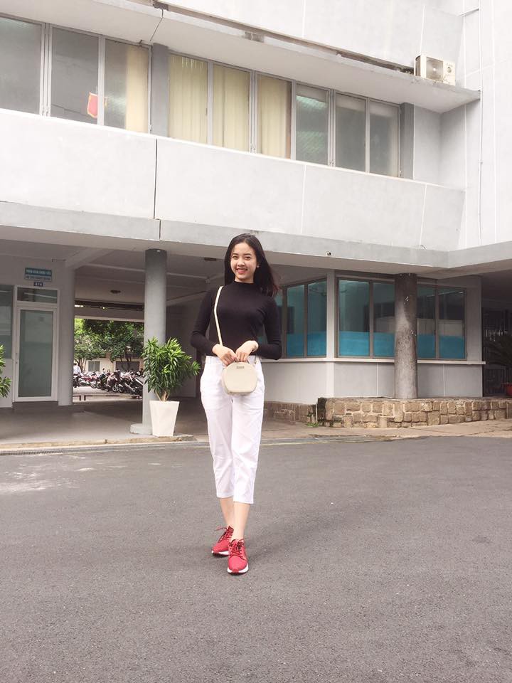 Style ngoài đời của Top 3 Hoa hậu: Nàng nào cũng diện đồ giản dị hết sức mà vẫn khiến người đối diện phải ngẩn ngơ