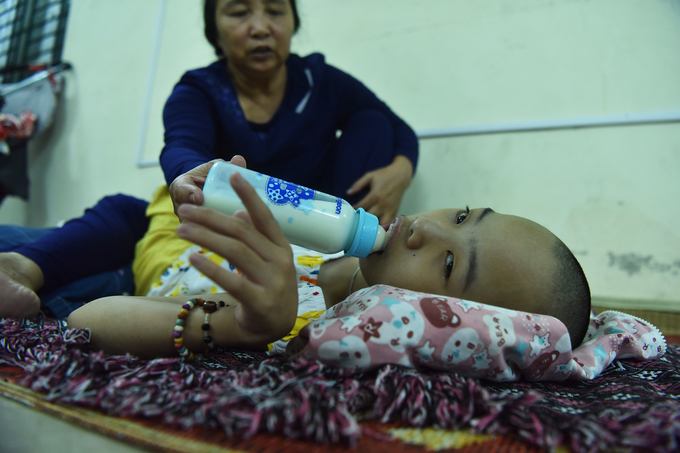 Cuộc sống tạm bợ của bệnh nhân sau vụ cháy gần Viện Nhi