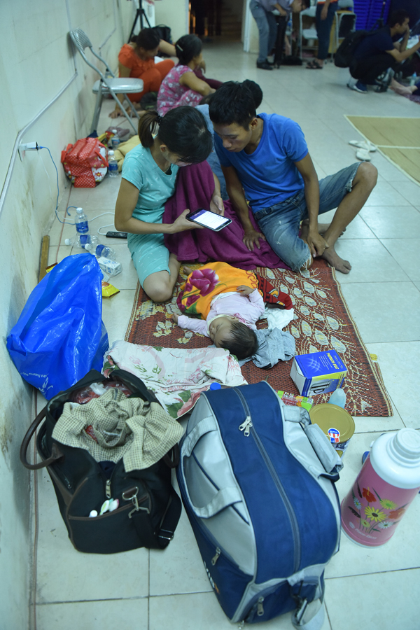 Cuộc sống tạm bợ của bệnh nhân sau vụ cháy gần Viện Nhi