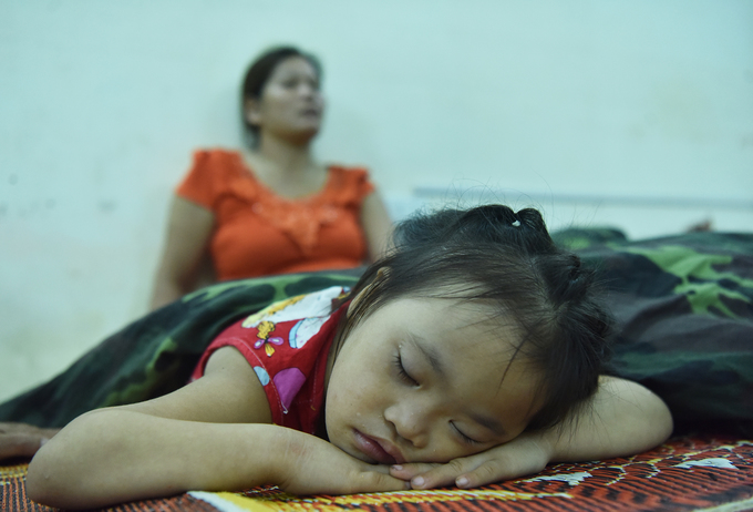 Cuộc sống tạm bợ của bệnh nhân sau vụ cháy gần Viện Nhi