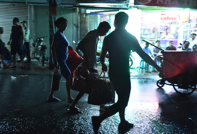 Cuộc sống tạm bợ của bệnh nhân sau vụ cháy gần Viện Nhi