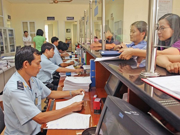 Hạn chế thu phí, lệ phí hải quan bằng tiền mặt