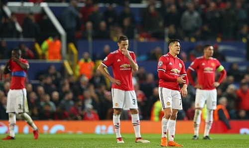 Ferdinand: Đừng kỳ vọng cao ở Man Utd tại Champions League