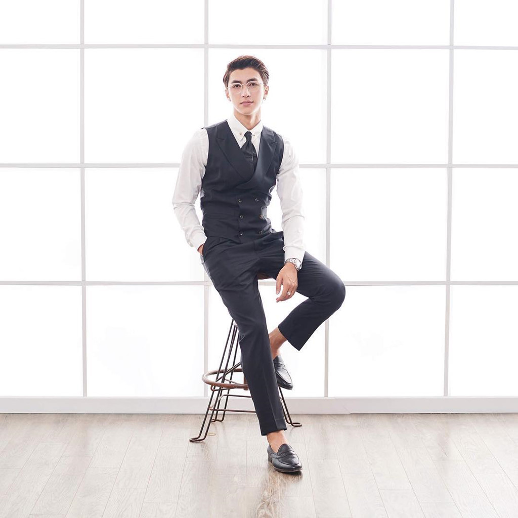 Bạn trai tin đồn của Á hậu Phương Nga cao 1,82 m, người chuẩn 6 múi