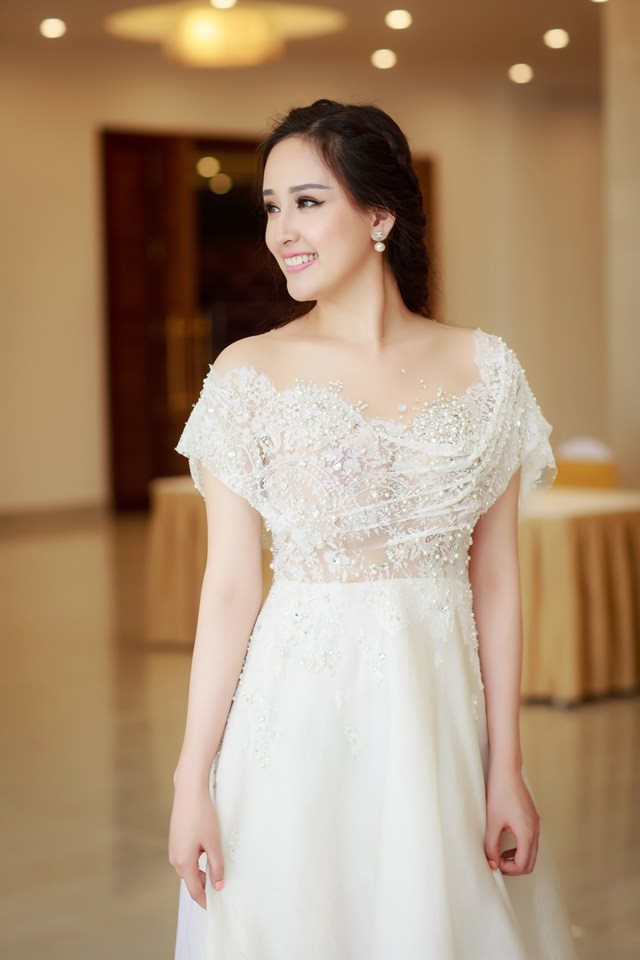 Những chân dài đội vương miện Hoa hậu Việt Nam ở tuổi trăng tròn