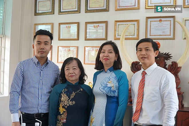 Thầy giáo chính thức lên tiếng về môn Văn dưới 5 điểm của tân Hoa hậu Trần Tiểu Vy