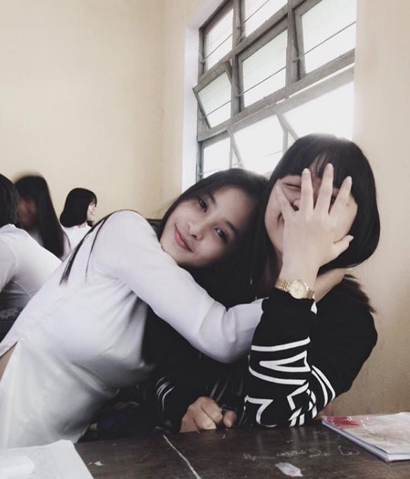 Hoa hậu và Á hậu, ai mới là thiên thần áo trắng khi còn học cấp 3?