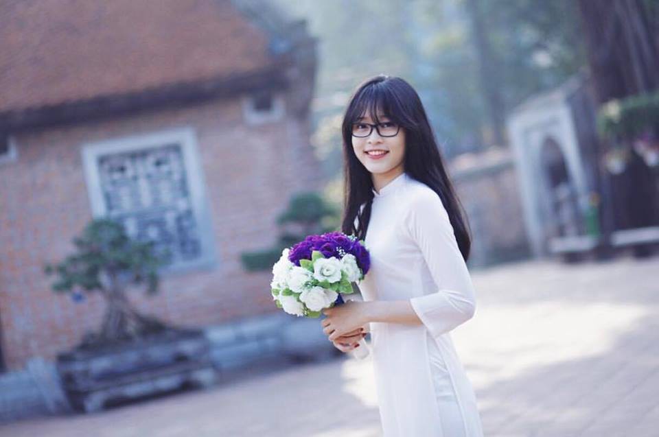 Hoa hậu và Á hậu, ai mới là thiên thần áo trắng khi còn học cấp 3?