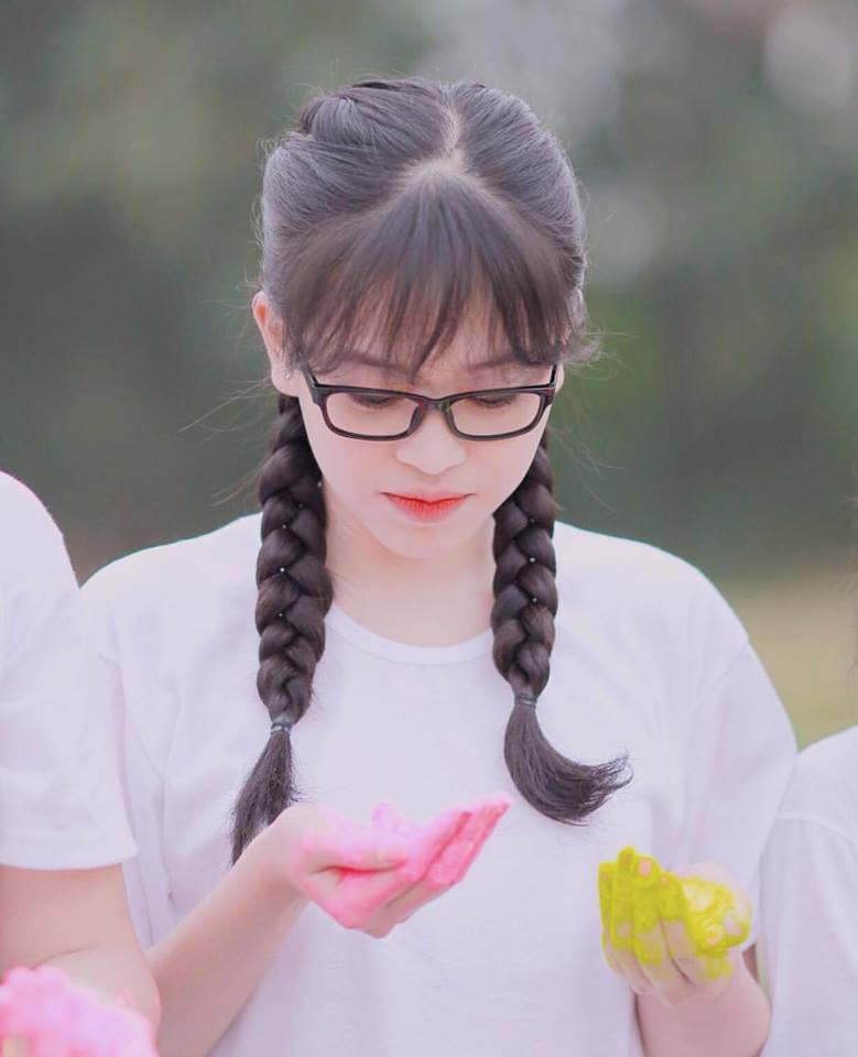 Hoa hậu và Á hậu, ai mới là thiên thần áo trắng khi còn học cấp 3?