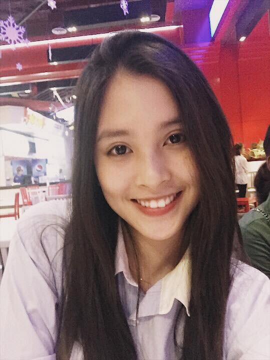 Hoa hậu và Á hậu, ai mới là thiên thần áo trắng khi còn học cấp 3?