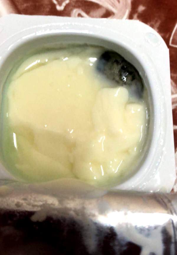 Hà Nội: Tá hỏa khi phát hiện trong hộp phô mai hoa quả Kids mix có dị vật