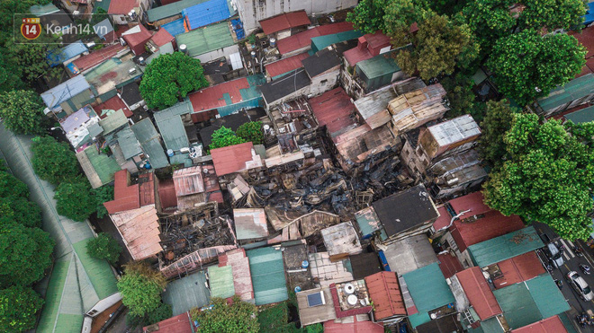 Video: Khung cảnh tan hoang bên trong dãy trọ bị giặc lửa thiêu rụi ở Hà Nội