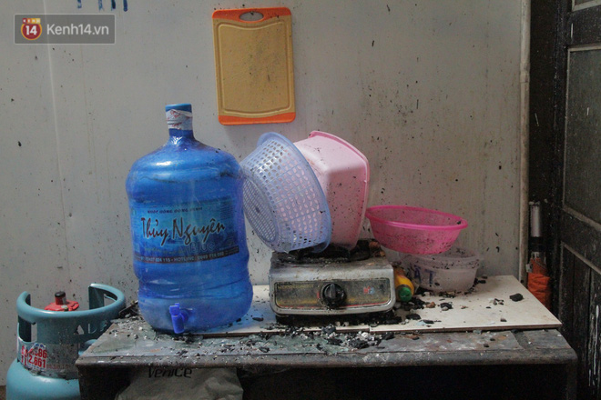 Video: Khung cảnh tan hoang bên trong dãy trọ bị giặc lửa thiêu rụi ở Hà Nội