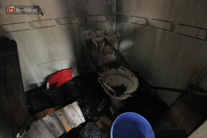 Video: Khung cảnh tan hoang bên trong dãy trọ bị giặc lửa thiêu rụi ở Hà Nội