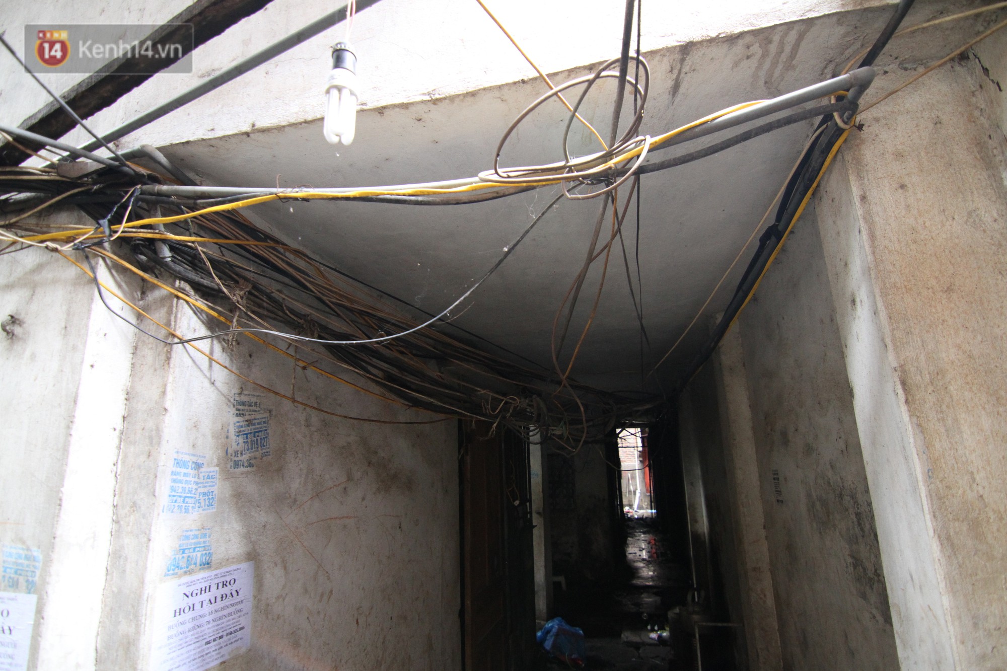 Video: Khung cảnh tan hoang bên trong dãy trọ bị giặc lửa thiêu rụi ở Hà Nội