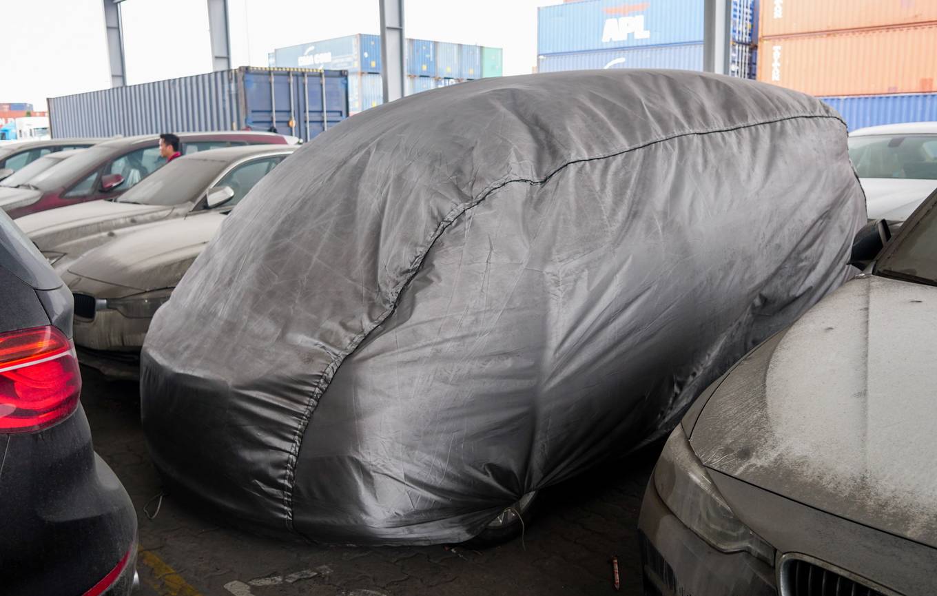 Dàn xe BMW hơn 3 triệu USD xuống cấp sau 2 năm phơi nắng Sài Gòn