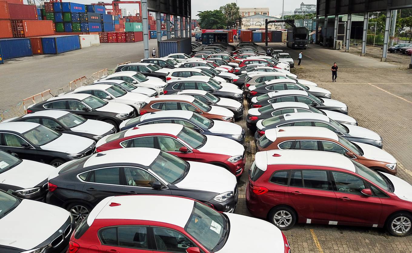 Dàn xe BMW hơn 3 triệu USD xuống cấp sau 2 năm phơi nắng Sài Gòn