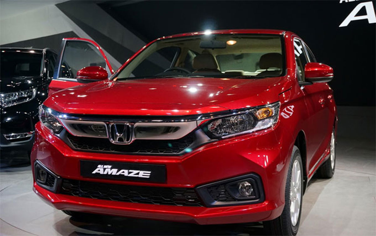 Ô tô sedan Nissan giá 247 triệu ngang tầm Vios hút khách