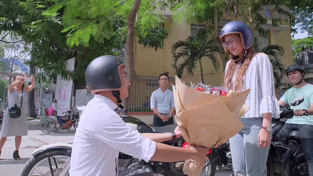 Phim Gạo nếp gạo tẻ tập 59: Bà Mai làm mất cháu ngoại ở chợ, Hân bị ông Vương đuổi ra khỏi nhà