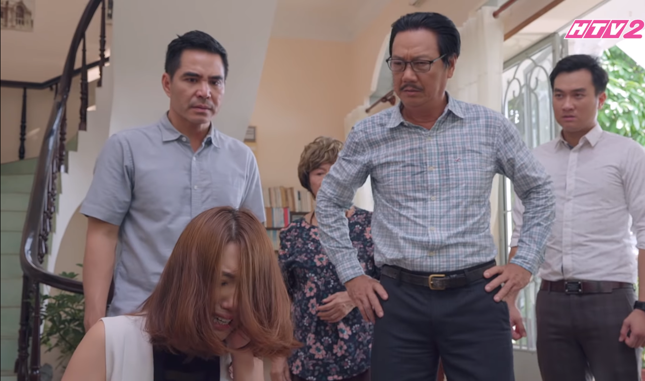 Phim Gạo nếp gạo tẻ tập 59: Bà Mai làm mất cháu ngoại ở chợ, Hân bị ông Vương đuổi ra khỏi nhà