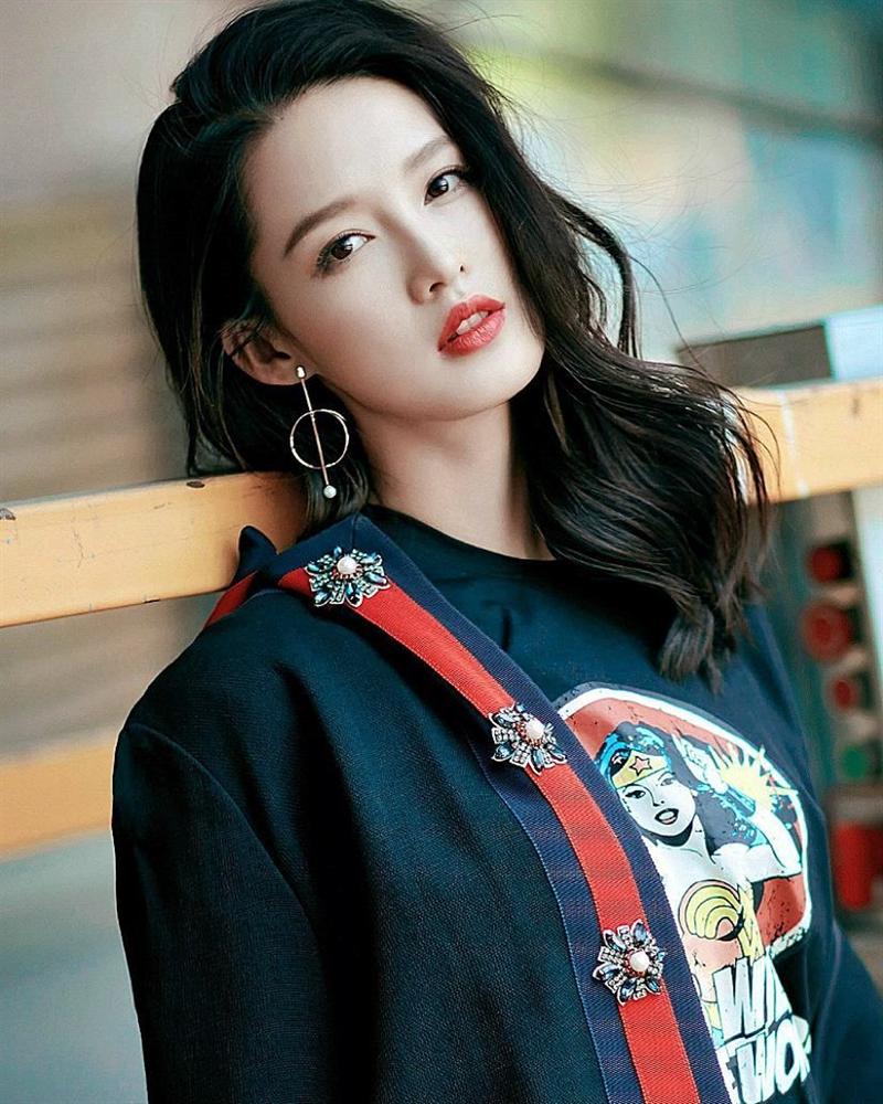 Hoàn Châu Cách Cách bản mới: Phó Hằng Hứa Khải vai Ngũ Aca, Địch Lệ Nhiệt Ba đóng Hàm Hương?