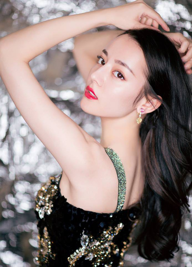 Hoàn Châu Cách Cách bản mới: Phó Hằng Hứa Khải vai Ngũ Aca, Địch Lệ Nhiệt Ba đóng Hàm Hương?