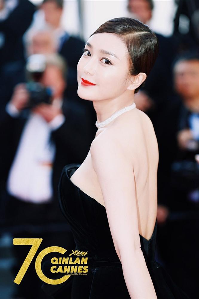 Hoàn Châu Cách Cách bản mới: Phó Hằng Hứa Khải vai Ngũ Aca, Địch Lệ Nhiệt Ba đóng Hàm Hương?