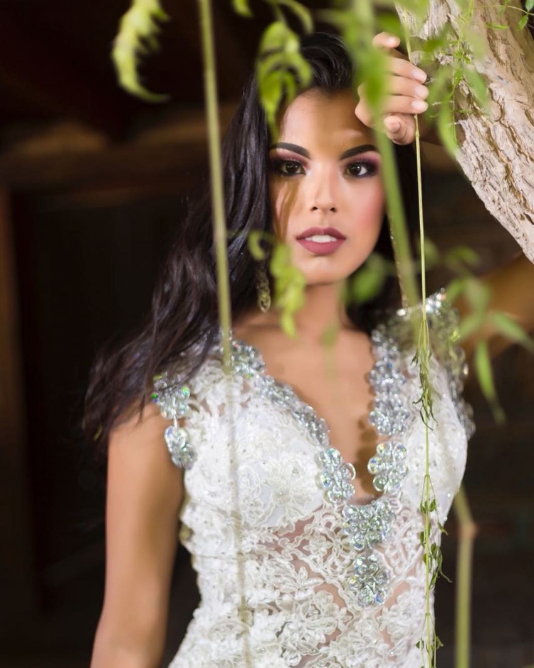 Trần Tiểu Vy được báo Trung khen ngợi, netizen đoán lọt Top 5 Miss World nhưng fan lại lo vì loạt đối thủ quá khủng