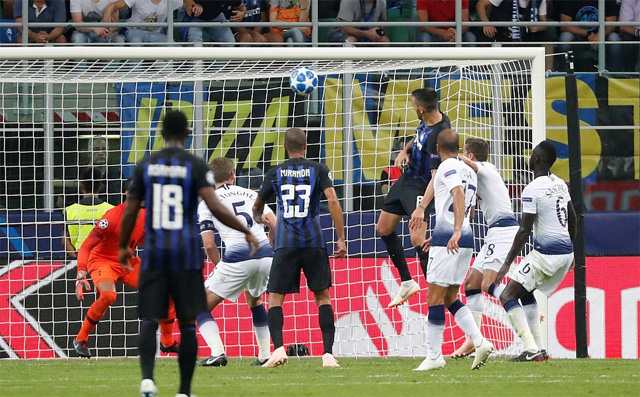 Inter xuất thần ngược dòng đánh bại Tottenham trong vỏn vẹn 6 phút