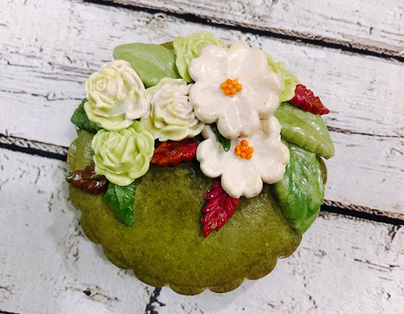 Làm bánh trung thu chẳng giống ai, bán hết vèo hơn vạn chiếc