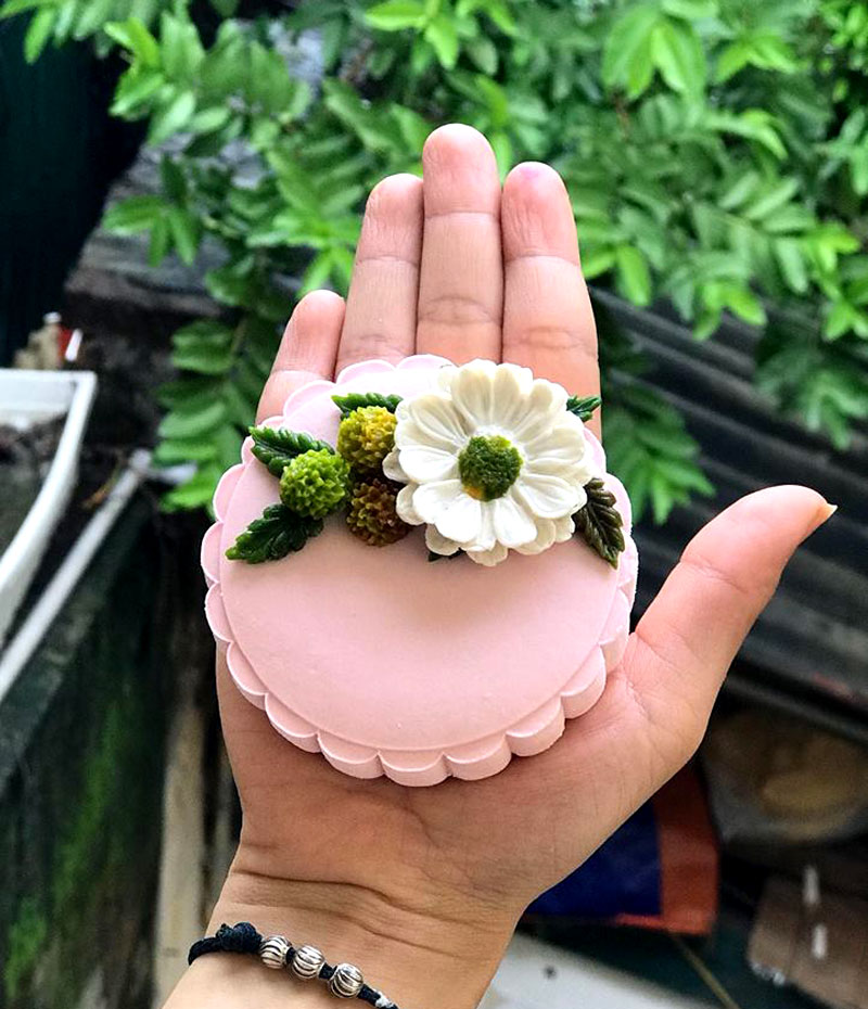 Làm bánh trung thu chẳng giống ai, bán hết vèo hơn vạn chiếc