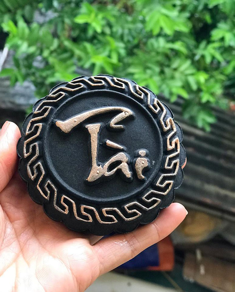 Làm bánh trung thu chẳng giống ai, bán hết vèo hơn vạn chiếc