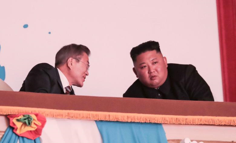 Những khoảnh khắc sau ngày gặp đầu giữa ông Moon và Kim Jong Un