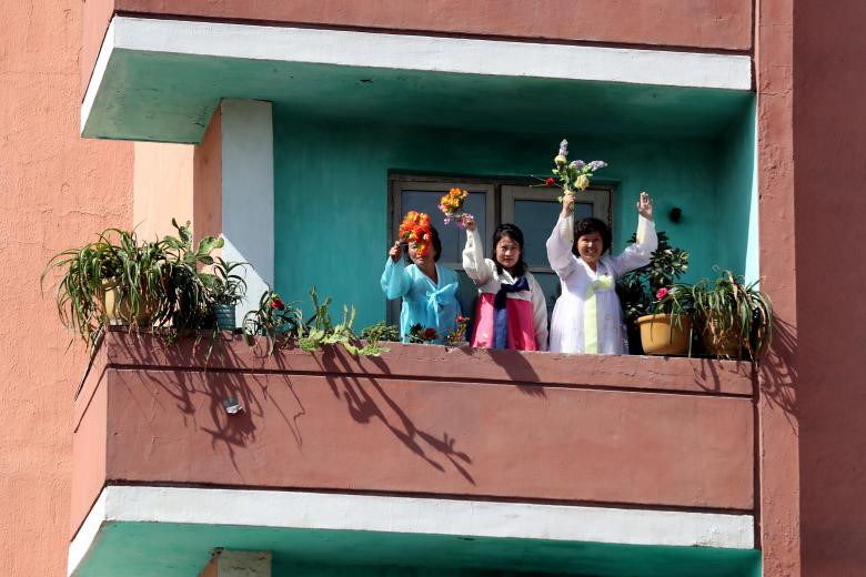 Những khoảnh khắc sau ngày gặp đầu giữa ông Moon và Kim Jong Un