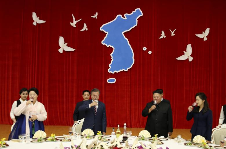 Những khoảnh khắc sau ngày gặp đầu giữa ông Moon và Kim Jong Un