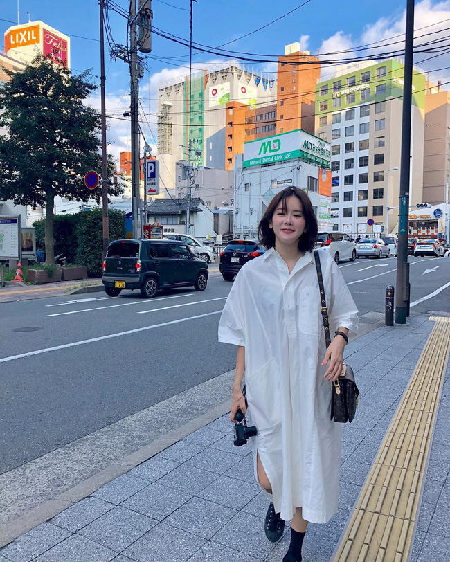 Chưa lạnh hẳn nhưng áo len và cardigan đã rục rịch phủ kín street style Châu Á tuần này