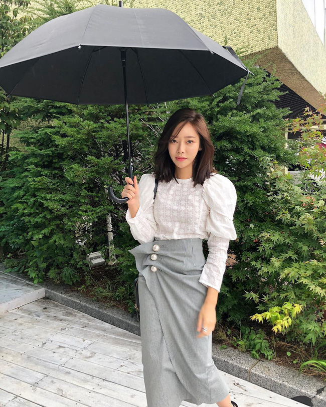 Chưa lạnh hẳn nhưng áo len và cardigan đã rục rịch phủ kín street style Châu Á tuần này