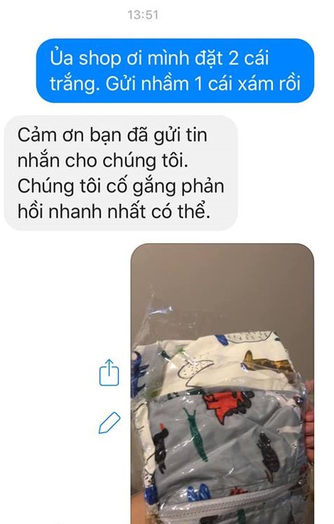 Mua áo cho con một đằng mẹ trẻ nhận về một nẻo, dân mạng lại mải mê tranh cãi xem đâu mới là màu thực của áo Mua áo cho con một đằng mẹ trẻ nhận về một nẻo, dân mạng lại mải mê tranh cãi xem đâu mới là màu thực của áo