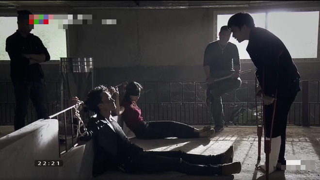 Phim Quỳnh Búp Bê tập 12: Thái tử Phong ngông cuồng chấp nhận bị đánh không ra hình người để bảo vệ Quỳnh