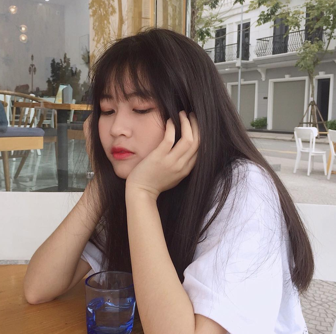 Bức ảnh 3 nữ sinh trường THPT Nguyễn Huệ (Yên Bái) hot trên Instagram vì ai cũng quá xinh