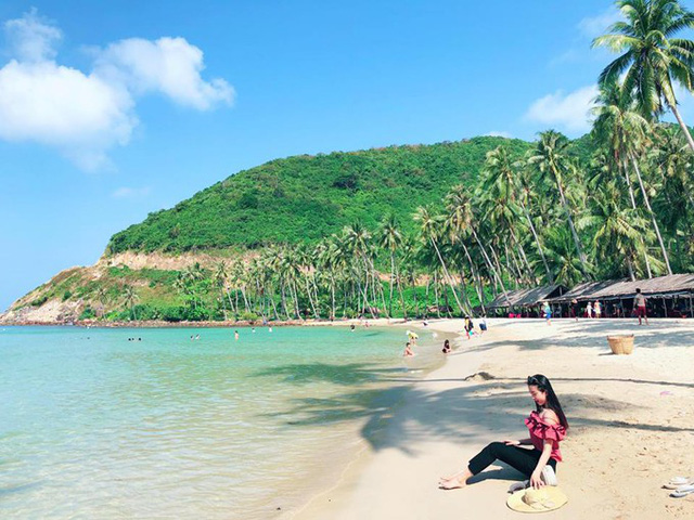 Không chỉ xinh đẹp, học giỏi, Á hậu 2 Thúy An hóa ra còn là một phượt thủ thứ thiệt