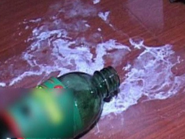 Bị cấm cản yêu đương, đôi nam nữ thuê nhà nghỉ uống thuốc diệt cỏ tự tử