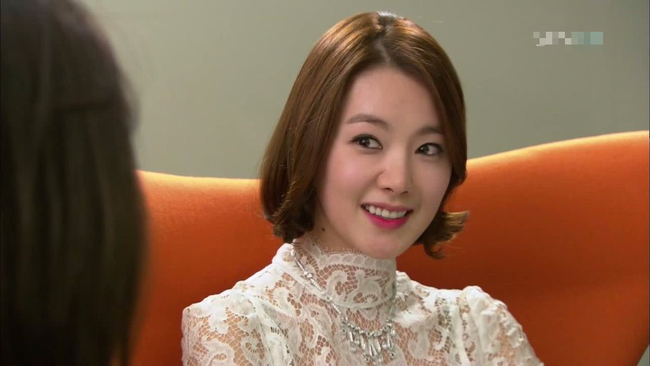 Chồng đem vợ 2 về nhà nhưng vợ con chẳng hề mặt nặng mày nhẹ, thậm chí còn vui hơn Tết