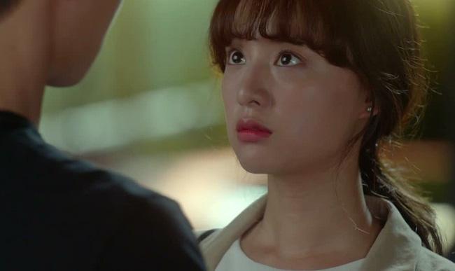 Đầu tư hộp bánh Trung thu hẳn 2 triệu đồng mang sang biếu nhà bạn trai, cô gái chẳng ngờ nhận về cái kết đắng