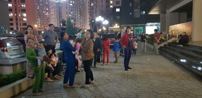 Đi tiểu giữa sảnh thang máy, phạt cô gái dọn cả hầm chung cư