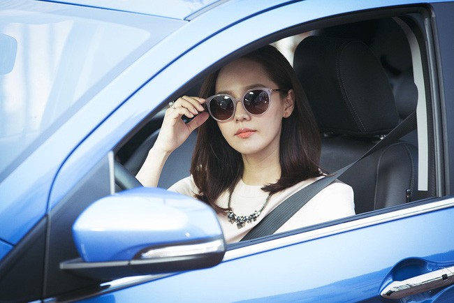 Đi rửa ô tô phát hiện chiếc bao cao su đã qua sử dụng rơi trong xe, chồng bất ngờ trước phản ứng của vợ