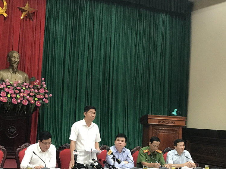 Vụ cháy tại Đê La Thành: Phó trưởng ban Tuyên giáo Hà Nội xuống hiện trường chỉ đạo dập cháy